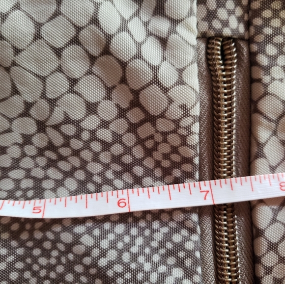 Stylish Travelon Anti-Theft Snakeskin print bag - Picture 7 of 10